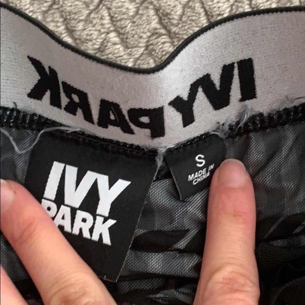 Ivy Park Running Shorts - Picture 2 of 4